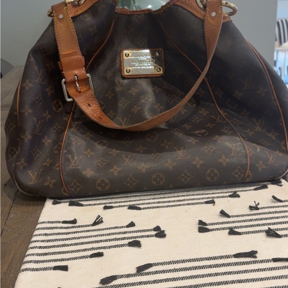 Louis Vuitton Brown Monogram Handbag